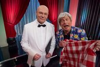 Heißmann + Rassau – Von links: Martin Rassau als italienischer Kellner und sein anspruchsvoller Gast aus Franken, Volker Heißmann, in der Comödie Fürth.