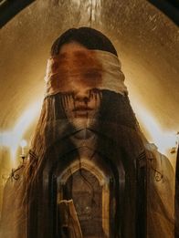 Hotel Paranormal – Das Mädchen mit der blutigen Augenbinde.