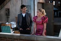 How I Met Your Father – Drew (Josh Peck, l.); Sophie (Hilary Duff, r.)