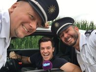 Die Beni Challenge – Beni und Polizisten