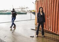 Hawaii Five-0 – Lincoln Cole (Lance Gross, l.); Daiyu Mei (Eugenia Yuan, r.)