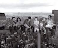 Friends – (6. Staffel) - Die sechs Freunde (v.l.n.r.) Joey (Matt LeBlanc), Monica (Courteney Cox), Chandler (Matthew Perry), Phoebe (Lisa Kudrow), Rachel (Jennifer Aniston) und Ross (David Schwimmer) gehen miteinander durch dick und dünn.