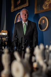 True Stories: Der Louvre-Raub – Der frühere FBI Agent Robert Wittman, der Gründer des FBI National Art Crime Teams, analysiert den Juwelenraub.