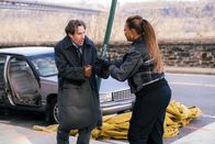 The Equalizer – Bert Singer (Josh Cooke, l.); Robyn McCall (Queen Latifah, r.)