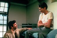 Columbo – (v.li.) Peter Falk (Insp. Columbo), Mark Wheeler (Kadett Springer).