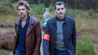 Das letzte Opfer – Verstuyft (Werner De Smedt, l.) und Vincke (Koen De Bouw, r.) ermitteln im härtesten Fall ihrer Karriere.