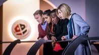 Doctor Who – Graham (Bradley Walsh, l), Yaz (Mandip Gill), Ryan (Tosin Cole), The Doctor (Jodie Whittaker, r)
