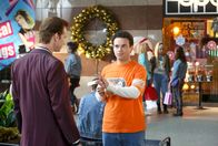 The Goldbergs – (v.li.) Troy Gentile (Barry Goldberg), Rob Huebel (John Calabasas).