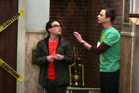 The Big Bang Theory – L-R: Leonard (Johnny Galecki), Sheldon (Jim Parsons).