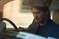 Conversations with Friends – Nick (Joe Alwyn) ist wieder glücklich mit seiner Frau vereint. Doch eine plötzliche Erkenntnis macht ihn sprachlos.