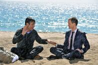 How I Met Your Mother – Während Barney (Neil Patrick Harris, r.) Ted (Josh Radnor, l.) beschuldigt, den Bro-Code gebrochen zu haben, muss Lily erkennen, dass sie die einzige weibliche Freundin von Robin ist ...