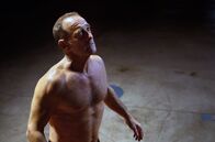 Titane – Vincent (Vincent Lindon) leidet seit dem Verschwinden seines Sohnes.