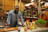 Nelson Müllers Lebensmittelreport – In der Berliner Markthalle lädt Nelson Müller zur Verkostung unterschiedlicher Produkte ein und bereitet kleine Leckereien zu.