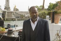 Profiling Paris – Der Fall eines Heimes beschäftigt Lamarck (Jean-Michel Martial) und das ganze Ermittlerteam weiterhin ...