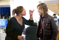 Beauty Shop – Gina Norris (Queen Latifah, l.) führt einen erfolgreichen Friseursalon, was ihrem Ex-Chef Jorge (Kevin Bacon, r.) gar nicht passt. Noch dazu hat sie ihm einige der besten Kunden abgeworben ...