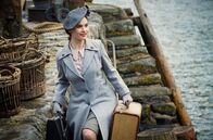 Deine Juliet – Juliet (Lily James) bei ihrer Ankunft auf Guernsey.