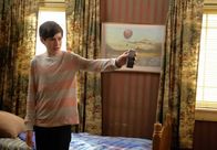 Speechless – Lädt Freunde zu sich ein - doch wie wird er Abend verlaufen? Ray (Mason Cook) ...