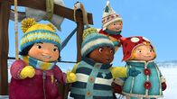 Snowsnaps' Winterspiele – Kiki, Jonas, Sami und Nele haben immer neue Spiele in Aussicht.