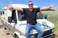 Der Camping-Check – Friso Richter mit seinem Oldtimer-Wohnmobil "Pamela".