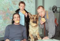 Kommissar Rex – (v.li.) Gedeon Burkhard (Alexander Brandtner), Heinz Weixelbraun (Christian Böck), Martin Weinek (Fritz Kunz).