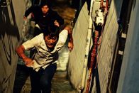 The Chaser – L-R: Joong-ho Eom (Yoon-Seok Kim) and Young-min Jee (Jung-woo Ha)