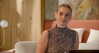 Rote Rosen – Bella (Alessia Mazzola) macht eine Ansage, nachdem sie hinter die Manipulationsversuche ihrer Großmutter gekommen ist.