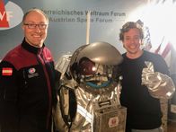 Checker Tobi – Im österreichischen Weltraumforum in Innsbruck trifft Tobi den Astrophysiker Gernot Grömer. Er hat einen echten Mars-Raumfahrtanzug entwickelt.