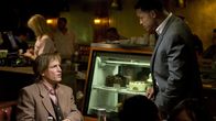 Sieben Leben – L-R: Ezra Turner (Woody Harrelson), Ben (Will Smith)