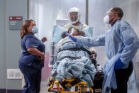 Grey's Anatomy – Chandra Wilson (Dr. Miranda Bailey), Bianca Taylor (Elena Bailey).