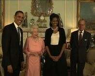 Elizabeth II. - Das Werden einer Königin – Barack Obama mit Ehefrau Michelle zu Besuch bei Königin Elisabeth II. und Ehmann Prinz Phillip.