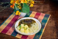 Zu Tisch ... – Rinderroulade mit Salzkartoffeln und Kohlrabigemüse