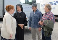 Um Himmels Willen – Hanna vermittelt (v.li.: Ulrike Bliefert, Janina Hartwig, Markus Brandl, Wolfi Fischer).