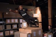Brooklyn Nine-Nine – Terry (Terry Crews, l.) und Jake (Andy Samberg)