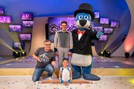 1, 2 oder 3 – Die Akrobaten Rolf und Simone Stey führen in die bunte Zirkuswelt ein.