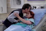 Will & Grace – Will Truman (Eric McCormack, l.); Grace Adler (Debra Messing, r.)