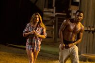Texas Chainsaw – Nikki (Tania Raymonde, l.); Ryan (Trey Songz, r.)