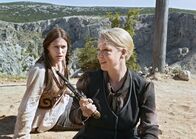 Winnetous Weiber – Maren (Nina Kronjäger) und Gabriele (Floriane Daniel, re.) waren eigentlich beste Freundinnen – bis jetzt?