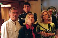 SOKO Kitzbühel – (v.li.) Heinz Marecek (Hannes Kofler), Hans Sigl (Andreas Blitz), Kristina Sprenger (Karin Kofler), Andrea L'Arronge (Gräfin Schönberg).