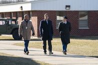 Bull – (v.l.n.r.) Chunk Palmer (Christopher Jackson); Jason Bull (Michael Weatherly); Colonel Victor Taggert (Lou Diamond Phillips)