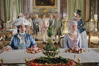 Marie Antoinette – Ludwig XVI (Jason Schwartzman), Marie Antoinette (Kirsten Dunst).