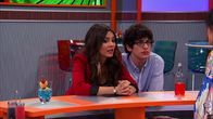 Victorious – L-R: Tori Vega (Victoria Justice), Robbie Shapiro (Matt Bennett)