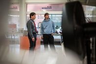 Mindblow – Mäge kommt in einer neuen Realität an, v.li.: Dimitri Stapfer als Markus, Adrian Vogt als Aditotoro