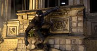 Spider-Man: Far from Home – Peter (Tom Holland) alias Spider-Man kämpft in Prag gegen ein wütendes Feuer.