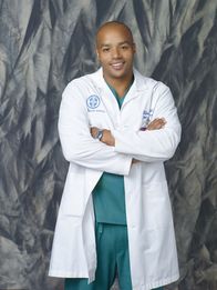 Scrubs - Die Anfänger – (9. Staffel) - Neue Aufgaben warten auf Turk (Donald Faison) ...
