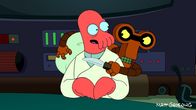 Futurama – Der Roboterverbrecher Hubertus (r.) bedroht Zoidberg (l.) - und bringt damit Fry auf eine gute Karriereidee ...