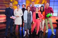 Fakt oder Fake – v.li.: Clemens Maria Schreiner, Stefanie Allworth, Richard Hemmer, Isabell Pannagl, Bernhard Weingartner, Caroline Athanasiadis, Nicole Amberg, Alex Kristan.
