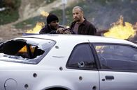 Extreme Rage – Vetter (Vin Diesel, r.) und Hicks (Larenz Tate, l.) sind im Hexenkessel von Los Angeles aufgewachsen. Jetzt arbeiten sie für die Drug Enforcement Agency -und versuchen seit sieben Jahren, den massiven Drogenstrom an der amerikanisch-mexikanischen Grenze einzudämmen ...