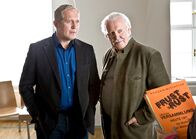 Der Winzerkönig – (v.li.): Harald Krassnitzer (Thomas Stickler), Wolfgang Hübsch (Gottfried Schnell).