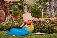 Unser Sandmännchen – Doch Schnatterinchen ist eher zurück, als gedacht und das paket weht ihr entgegen.