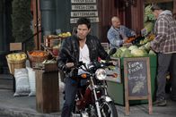 How I Met Your Mother – Während Ted und Victoria einen Wendepunkt in ihrer Beziehung erreichen, hat Nick (Michael Trucco) seine eigene Koch-Show bekommen ...